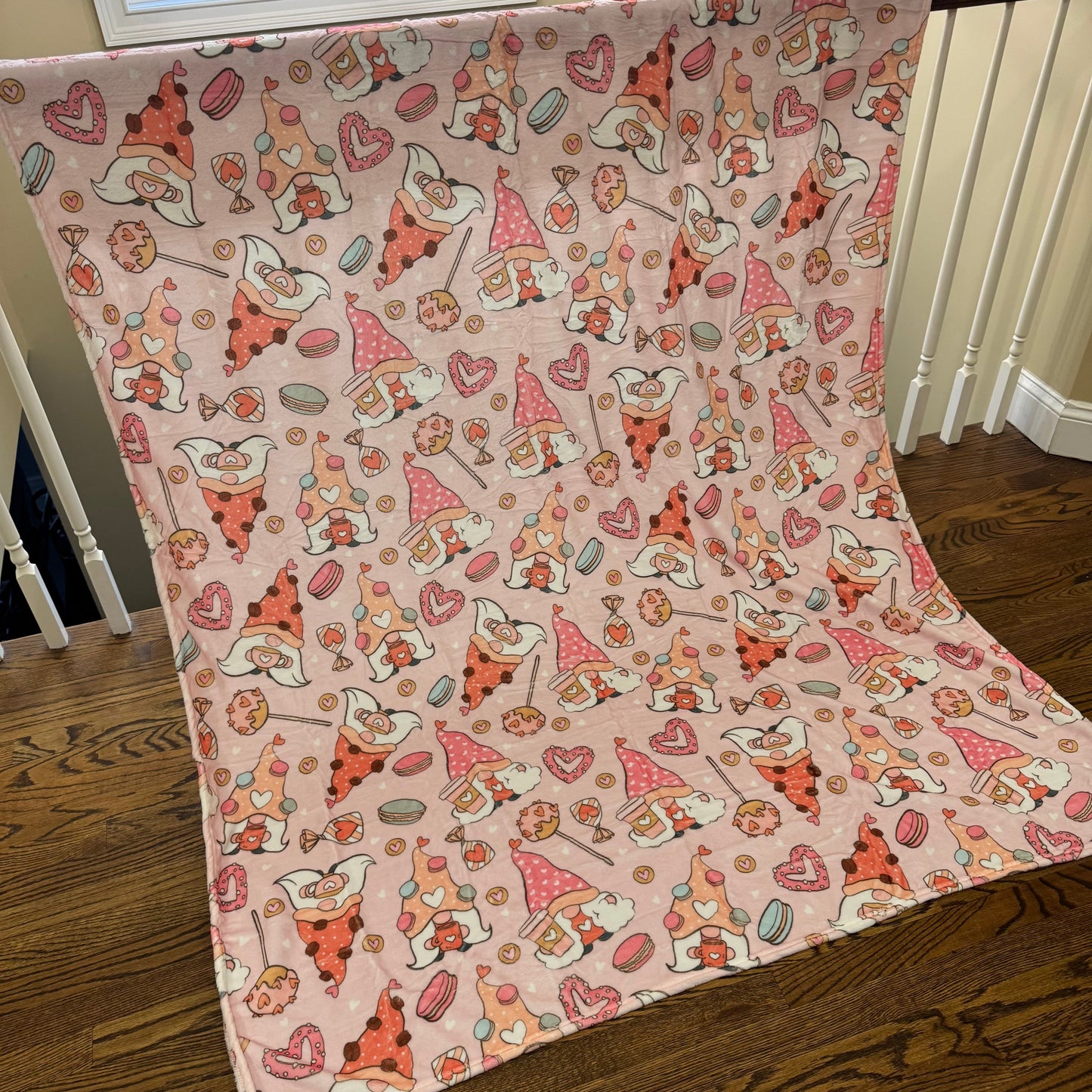 Blanket - Valentine’s Day - Gnomes