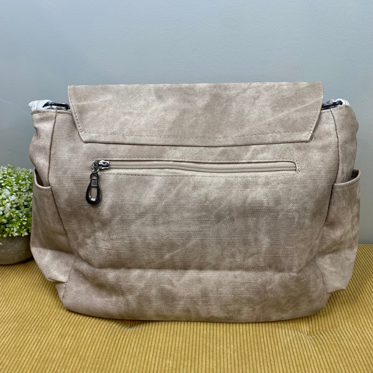 Elizabeth Flap Messenger Bag