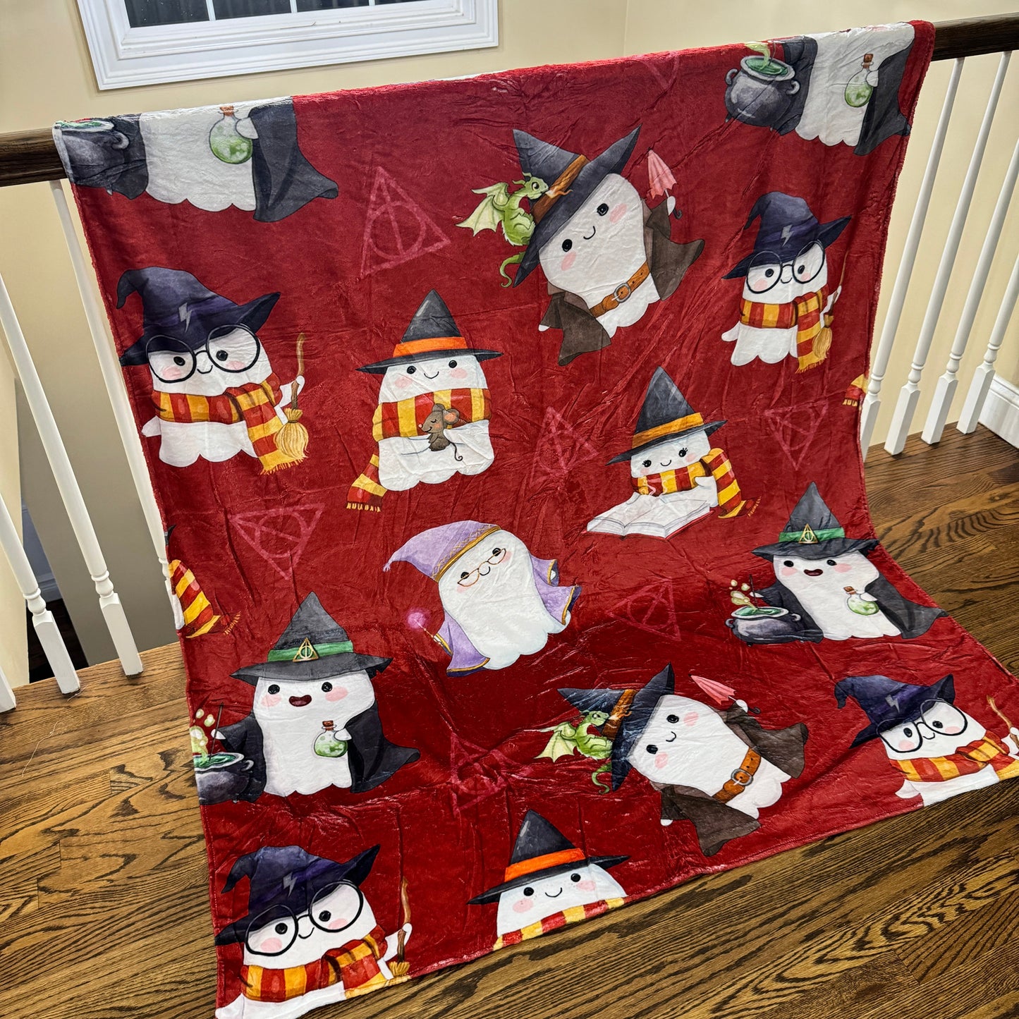 Blanket - Christmas - Magic Red Ghosts